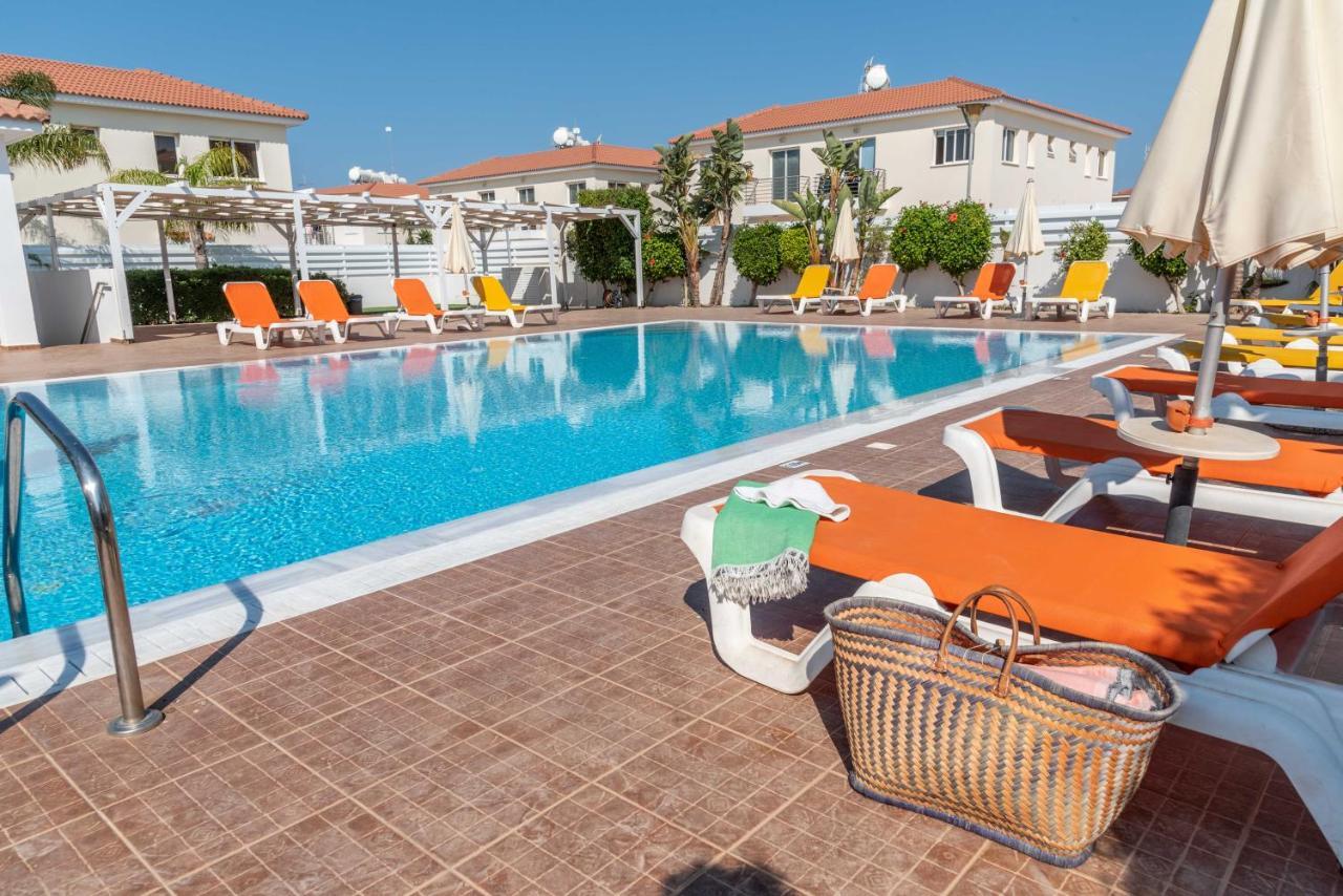 Mythical Sands Resort & Spa, Evilion Apartment 파라림니 외부 사진