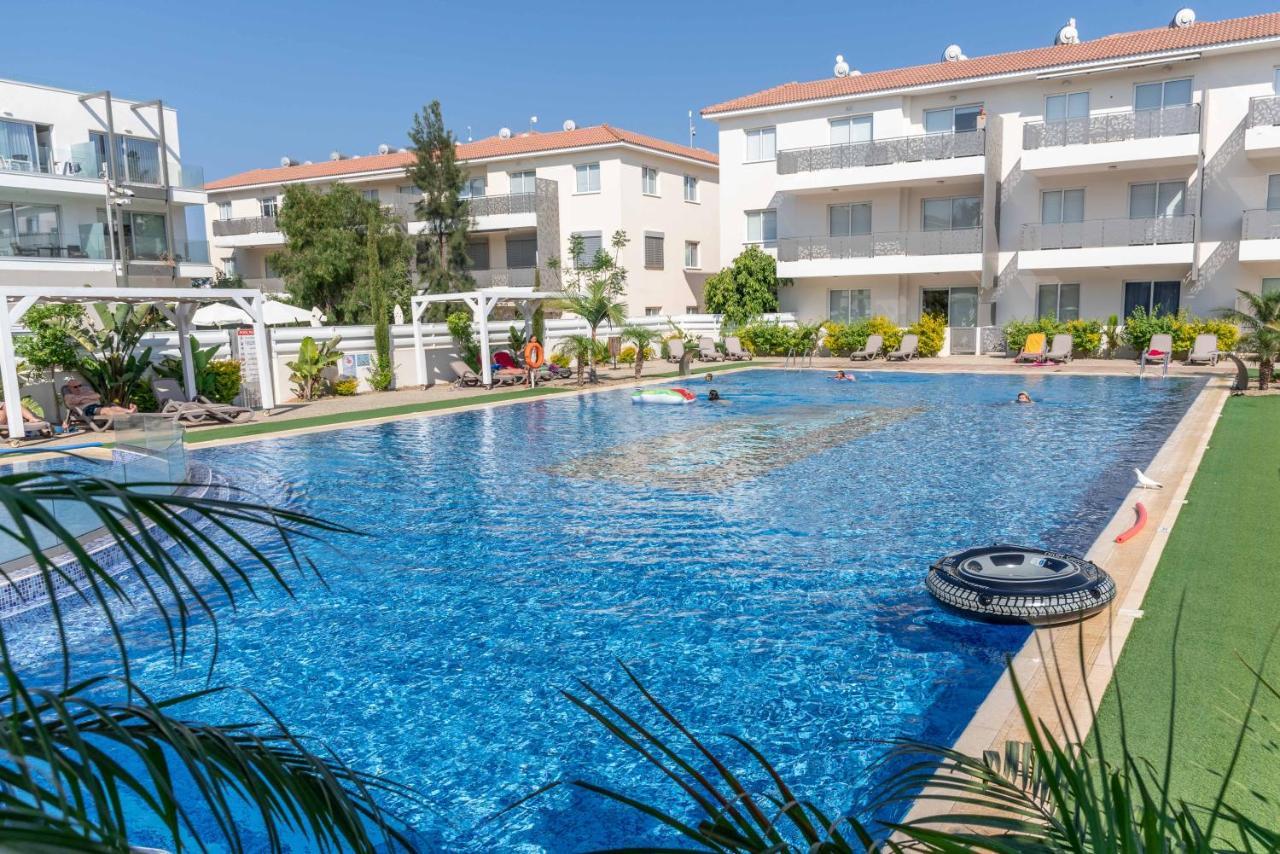 Mythical Sands Resort & Spa, Evilion Apartment 파라림니 외부 사진