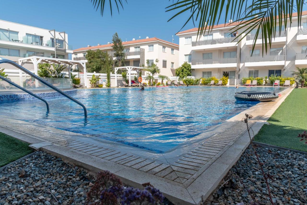 Mythical Sands Resort & Spa, Evilion Apartment 파라림니 외부 사진