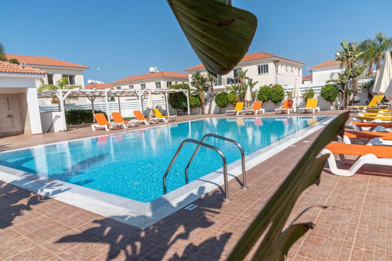 Mythical Sands Resort & Spa, Evilion Apartment 파라림니 외부 사진