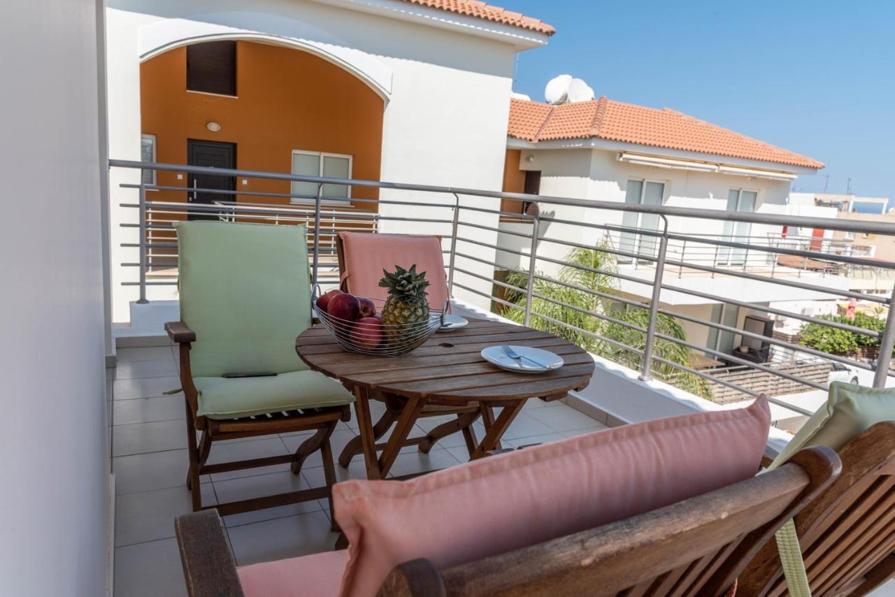 Mythical Sands Resort & Spa, Evilion Apartment 파라림니 외부 사진